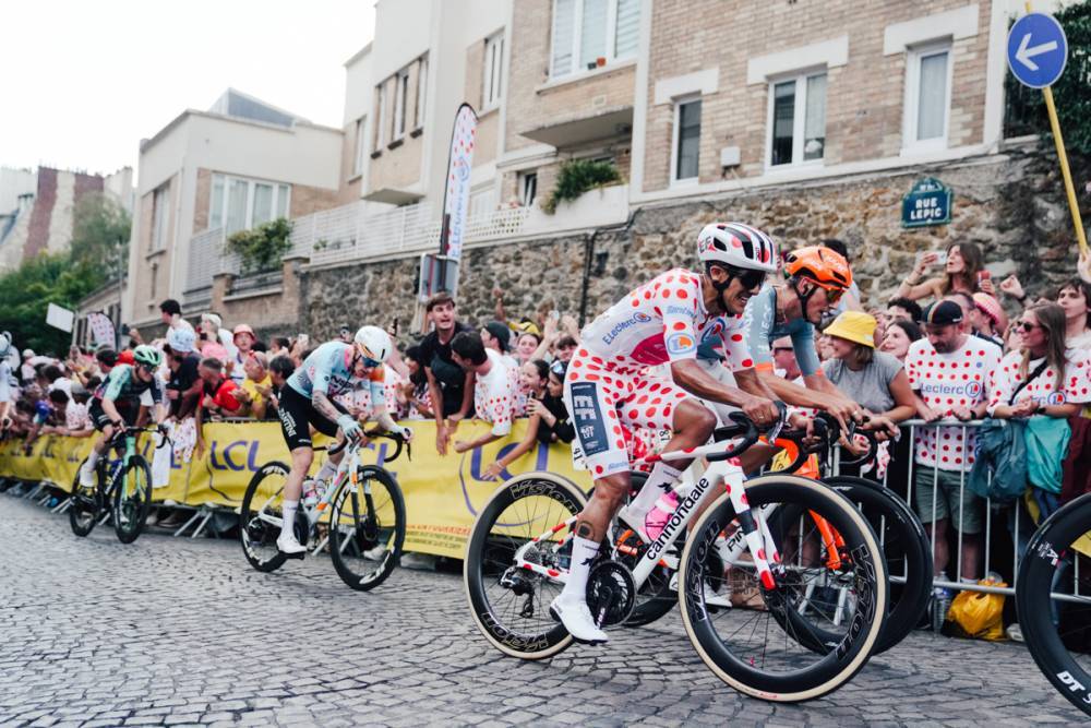 Richard Carapaz durante el Tour de Francia 2026