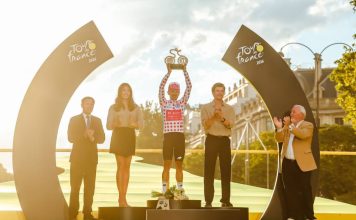 Tour de Francia 2026: países latinoamericanos que brillaron Richard Carapaz celebra el maillot de lunares del Tour de Francia 2026