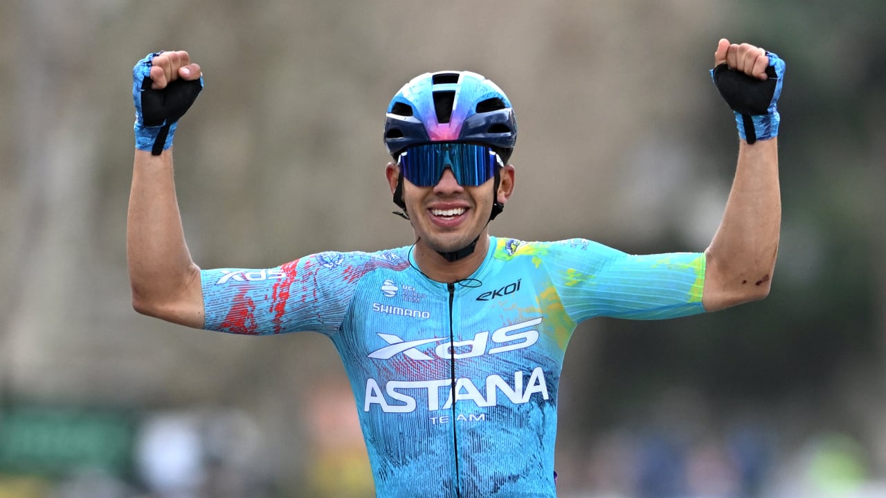 Harold Tejada celebra con XDS Astana Team