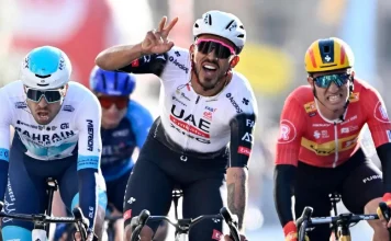Juan Sebastián Molano se va de UAE y ya tiene nuevo equipo Juan Sebastián Molano celebra con UAE Team Emirates-XRG