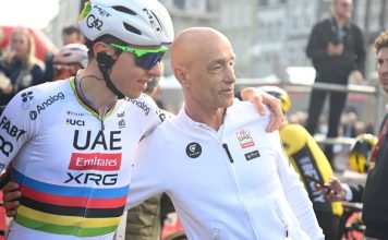 UAE explica qué cambió para Pogacar en La Vuelta Tadej Pogacar junto a Mauro Gianetti del UAE Team Emirates-XRG