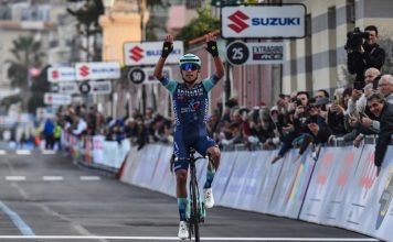 Oficial, Santi Buitrago cambia de equipo para el 2027, ¿a dónde se va? Santiago Buitrago celebra en el Trofeo Laigueglia 2026