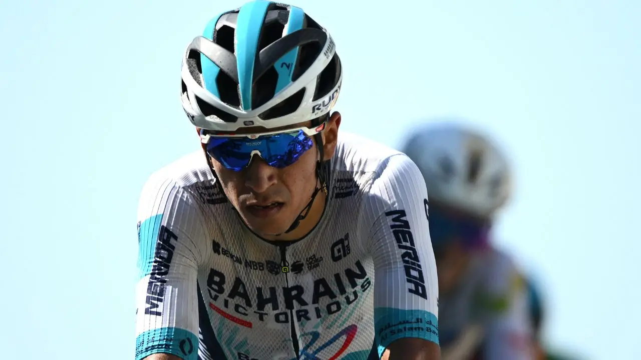Santiago Buitrago en carrera con Bahrain Victorious