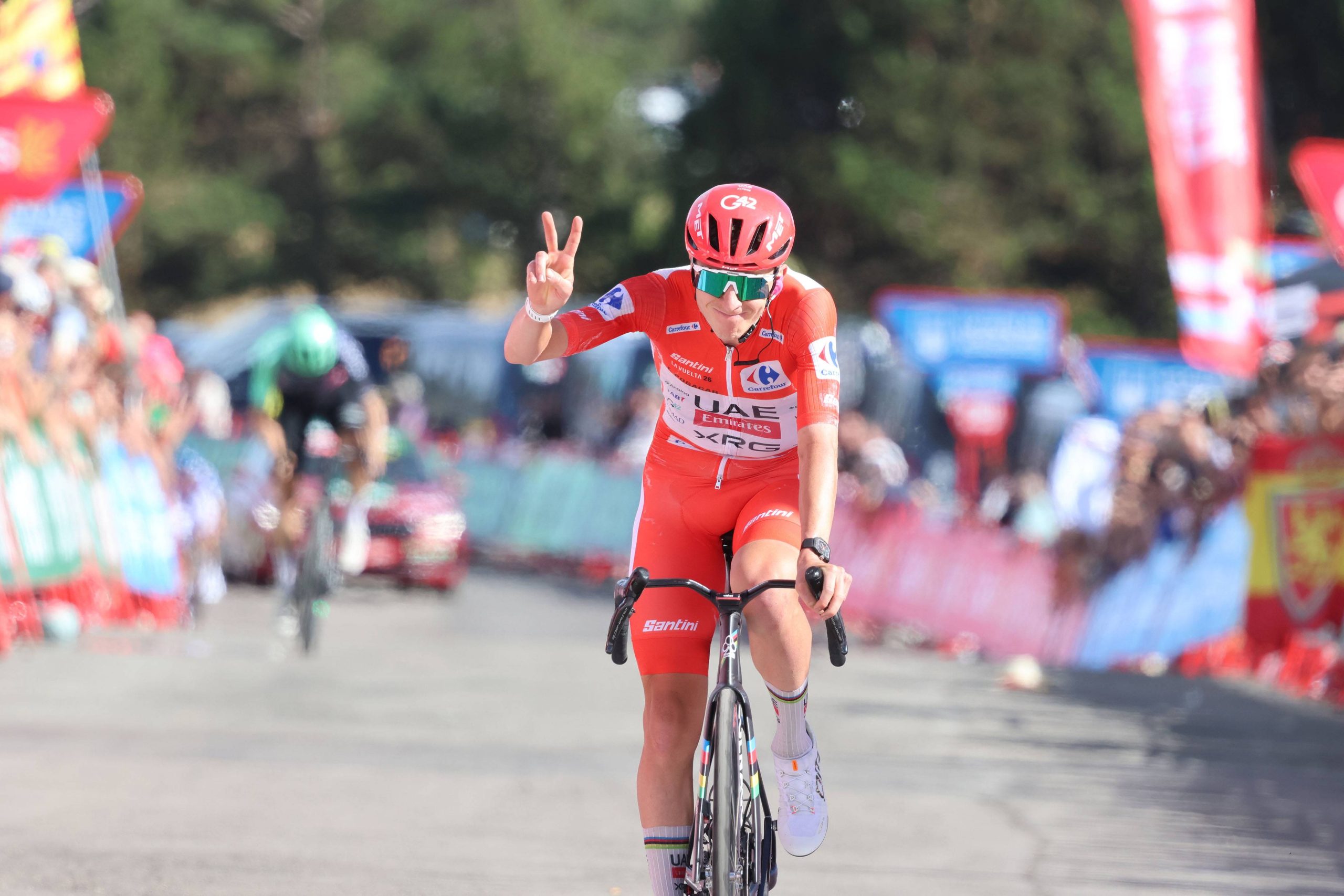 Tadej Pogacar tras su abandono en la etapa 8 de la Vuelta a España 2026