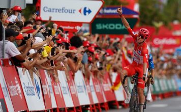 Tadej Pogacar gana la etapa 6 de La Vuelta 2026 y refuerza el liderato Tadej Pogacar celebra su victoria en la etapa 6 de la Vuelta a España 2026