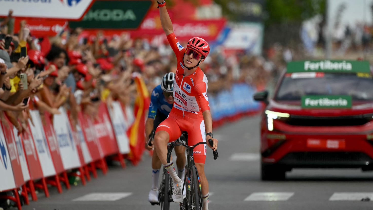 Tadej Pogacar y Enric Mas en la llegada de la etapa 6 de La Vuelta 2026