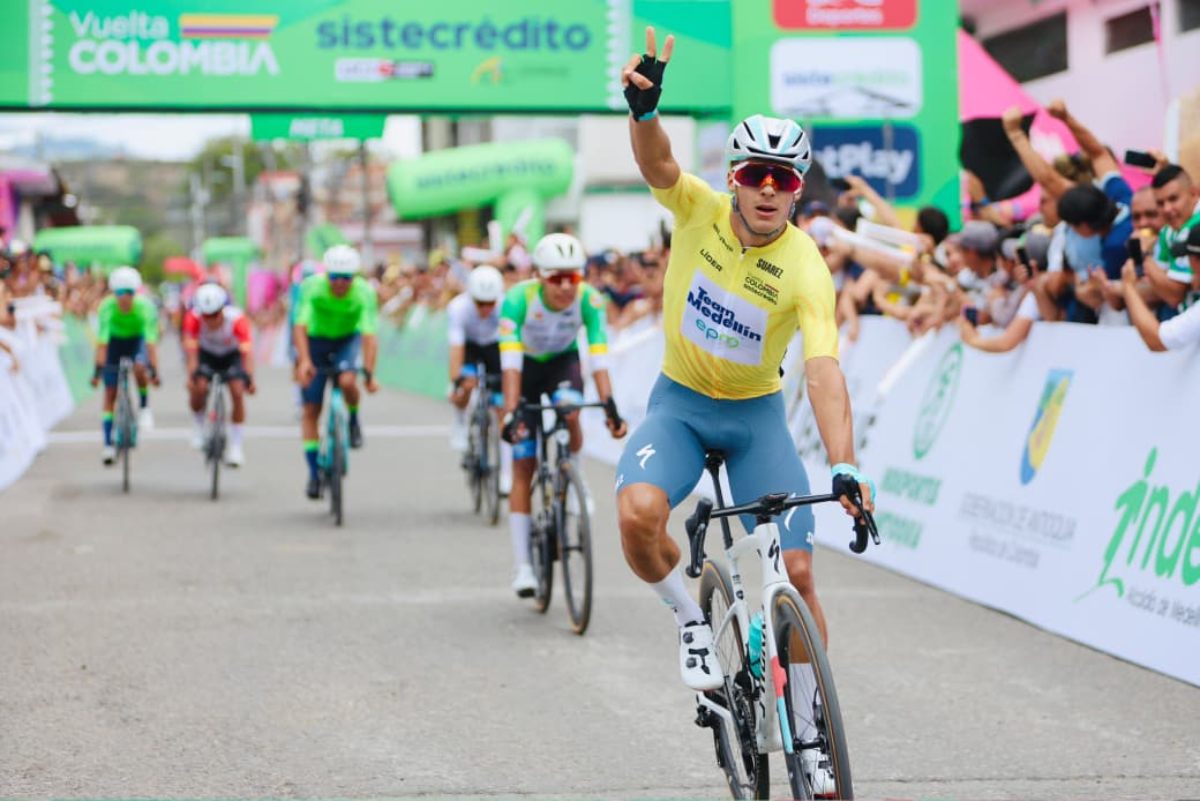 Wilmar Paredes celebra una victoria en 2026
