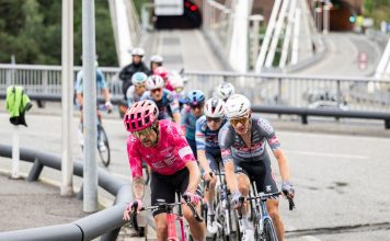 La etapa 4 rompe la general de La Vuelta 2026 Grupo de ciclistas durante La Vuelta 2026 en Andorra la Vella