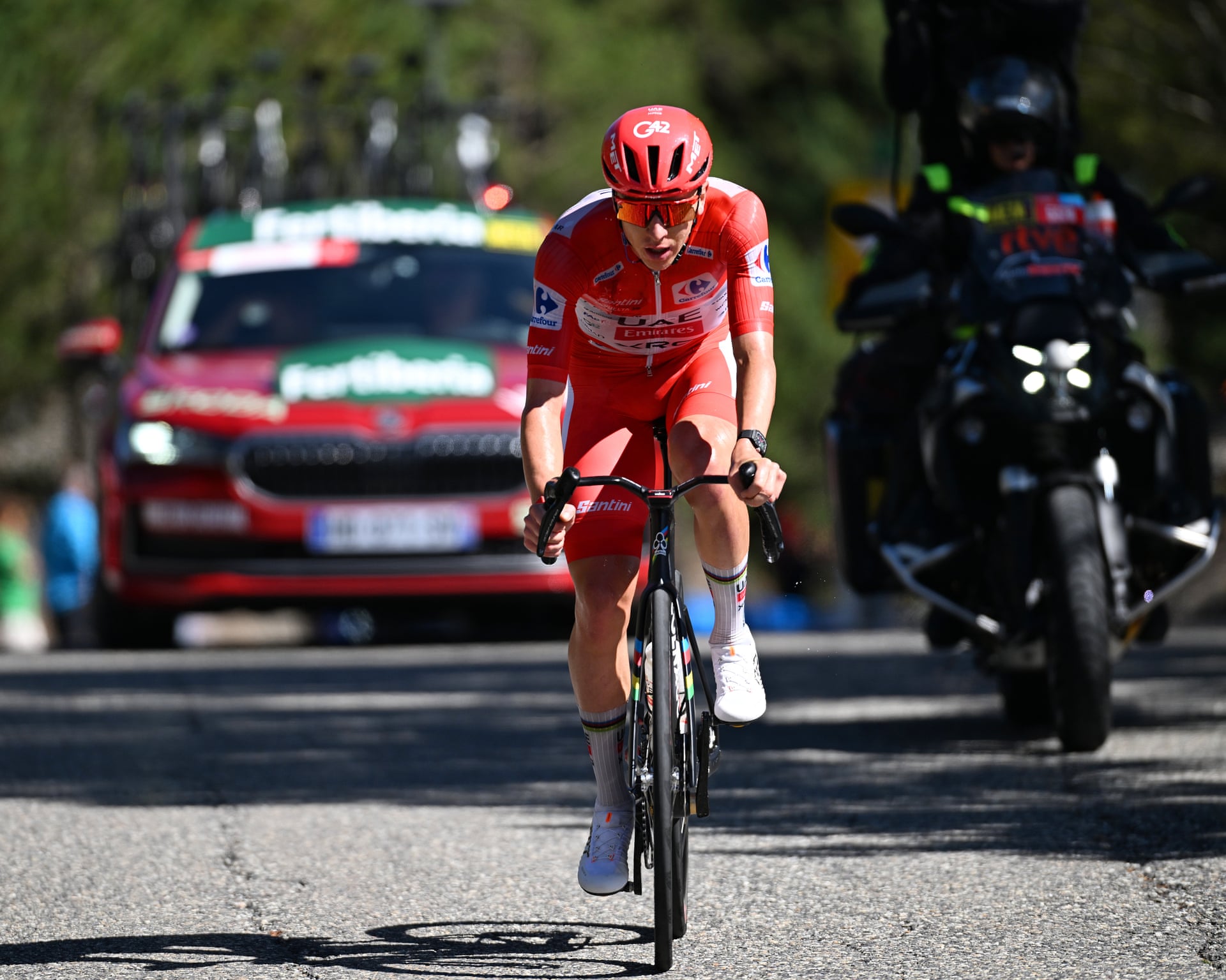 Tadej Pogacar gana en solitario la etapa 4 de la Vuelta a España 2026