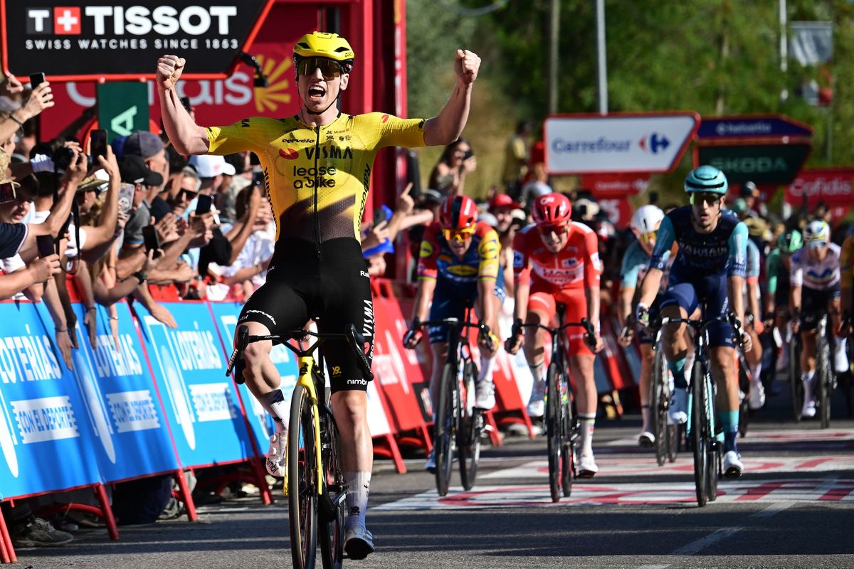 Matthew Brennan gana la etapa 2 de la Vuelta a España 2026 en Manosque
