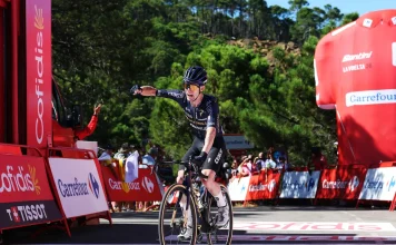 Quién ganó la etapa 19 de la Vuelta a España 2026: Eddie Dunbar Eddie Dunbar celebra una victoria de etapa en la Vuelta a España 2026