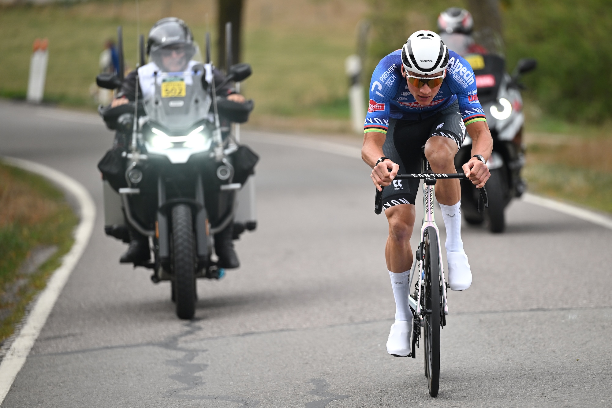 Mathieu van der Poel ataca durante la quinta etapa del Tour de Luxemburgo 2026