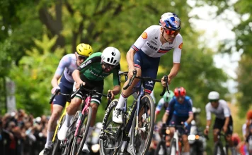 Tom Pidcock cuestiona el papel de Isaac Del Toro en el Mundial de Montreal