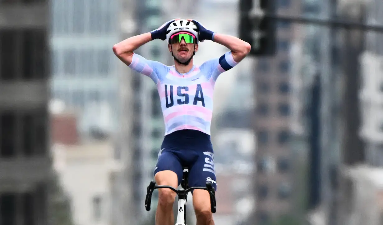 Brandon McNulty celebra el título mundial en Montreal 2026