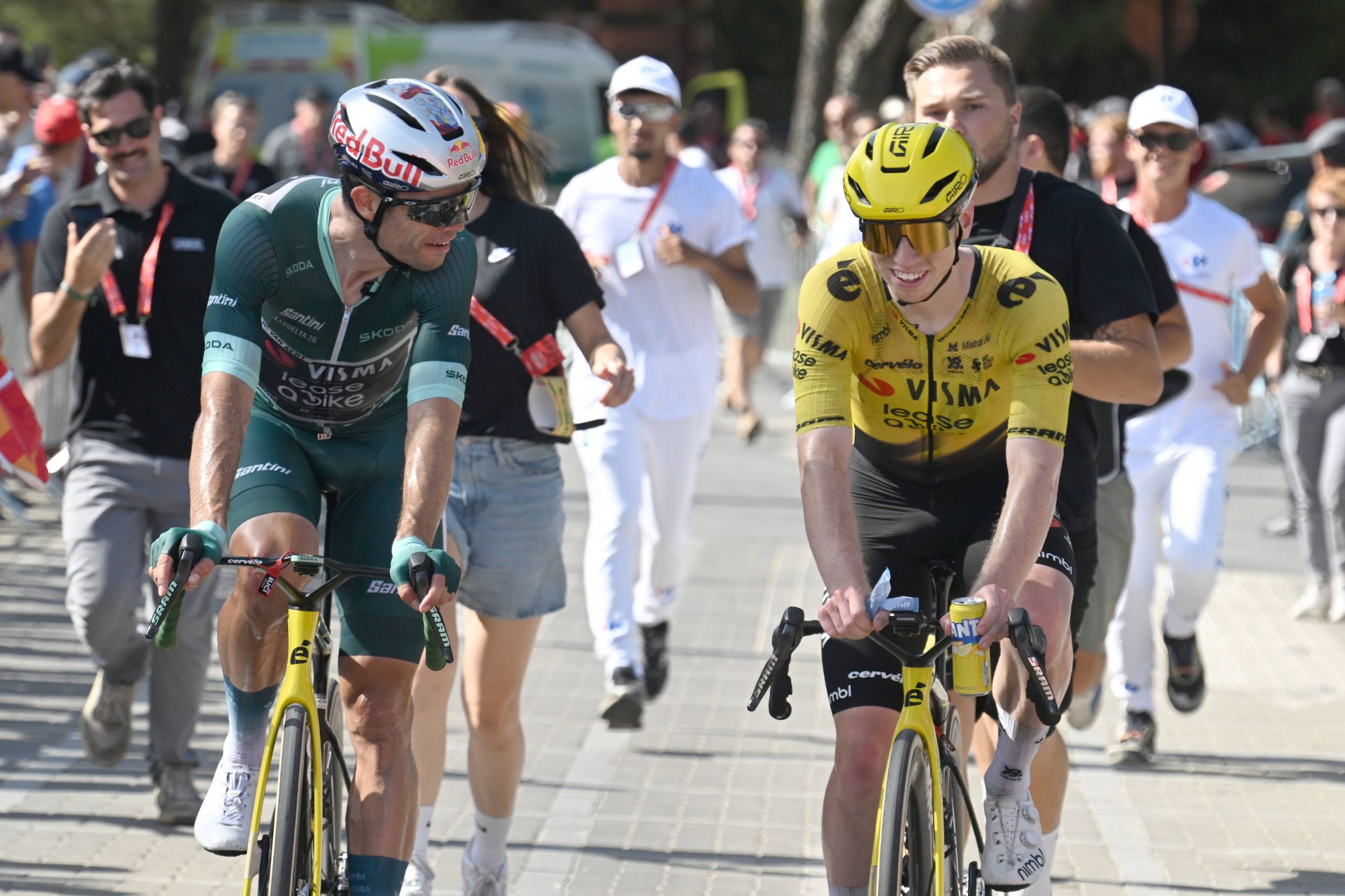 Wout Van Aert y Matthew Brennan, candidatos de Visma Lease a Bike para la prueba de ruta del Mundial 2026