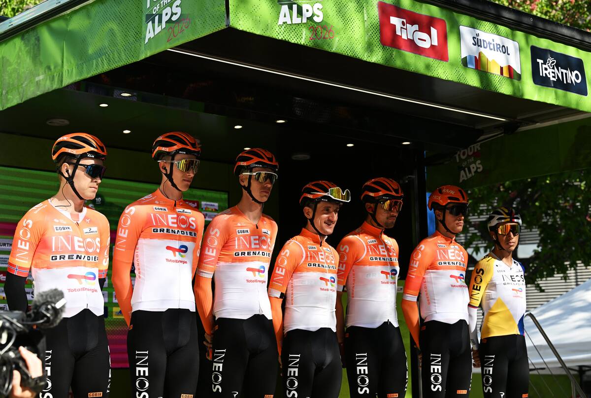 Egan Bernal y el equipo INEOS durante el Tour de los Alpes 2026. Crédito: Vanguardia.