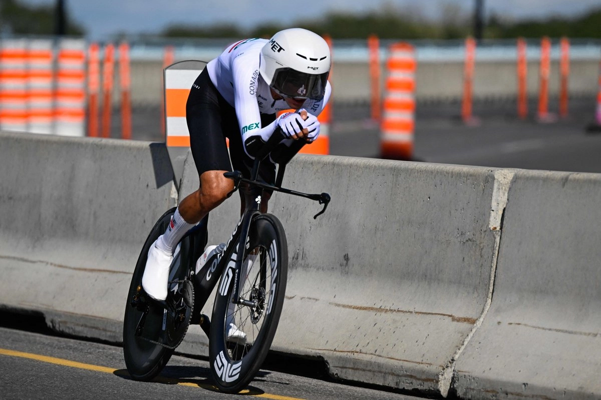 Isaac Del Toro durante la disputa del Mundial de Ciclismo de Montreal 2026