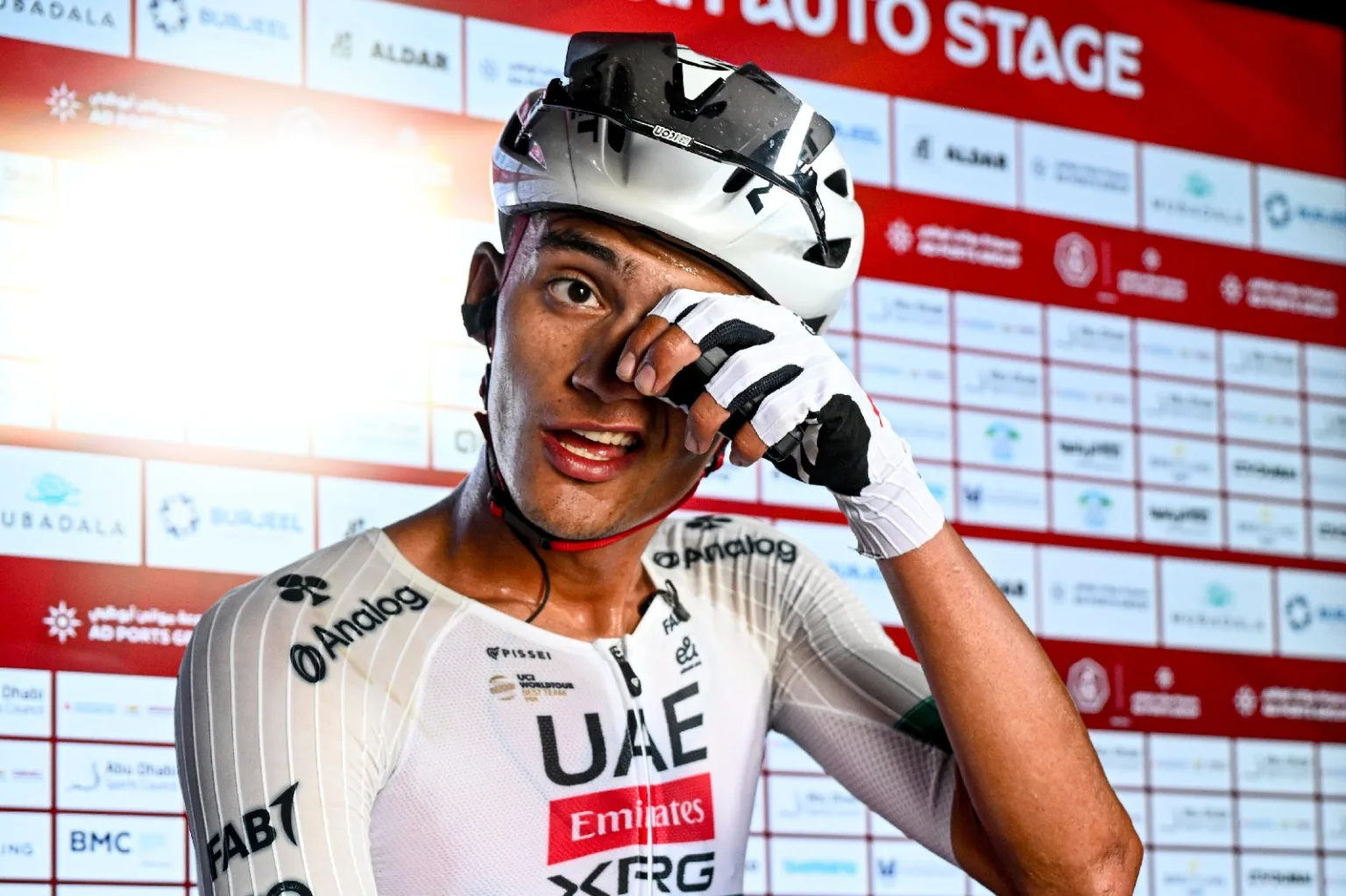 Isaac Del Toro con el uniforme de UAE Team Emirates-XRG en 2026