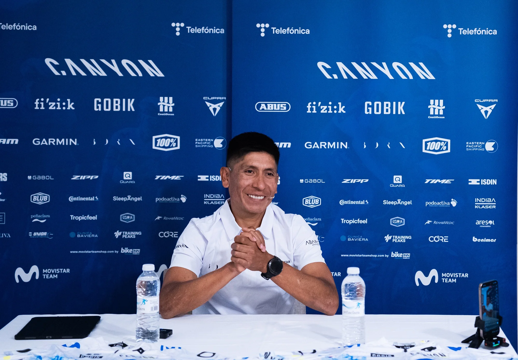 Nairo Quintana durante su rueda de prensa de despedida en 2026