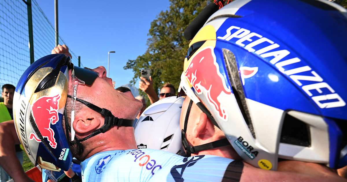 Remco Evenepoel celebra el título del Campeonato Europeo de Ruta 2026
