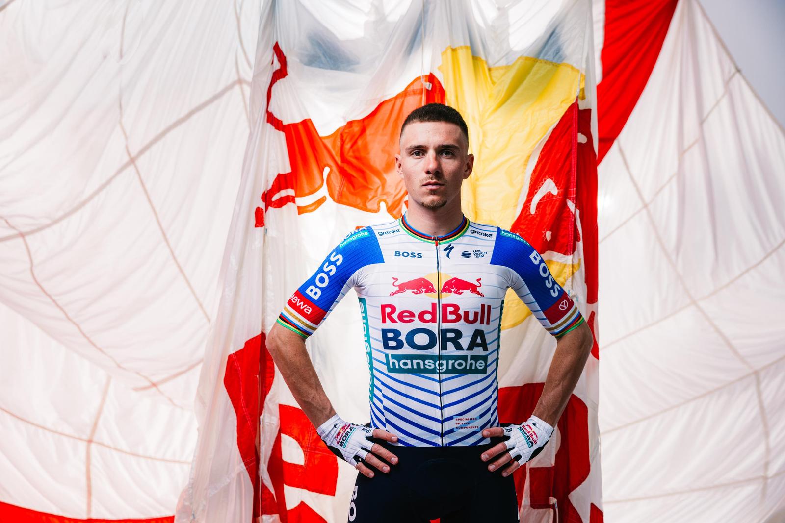 Remco Evenepoel posa con los colores de Red Bull-BORA-hansgrohe en 2026